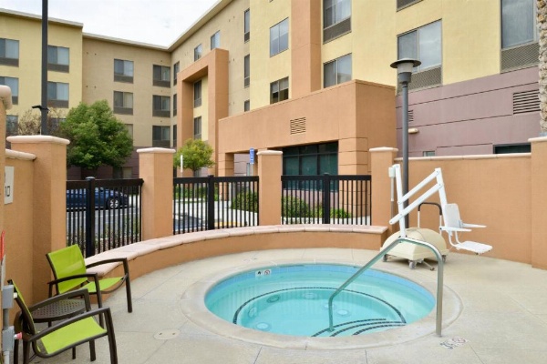 SpringHill Suites by Marriott Corona Riverside image 21